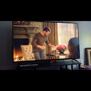 Selling a 50” like new vizio tv, price is firm and I may be able to deliver.